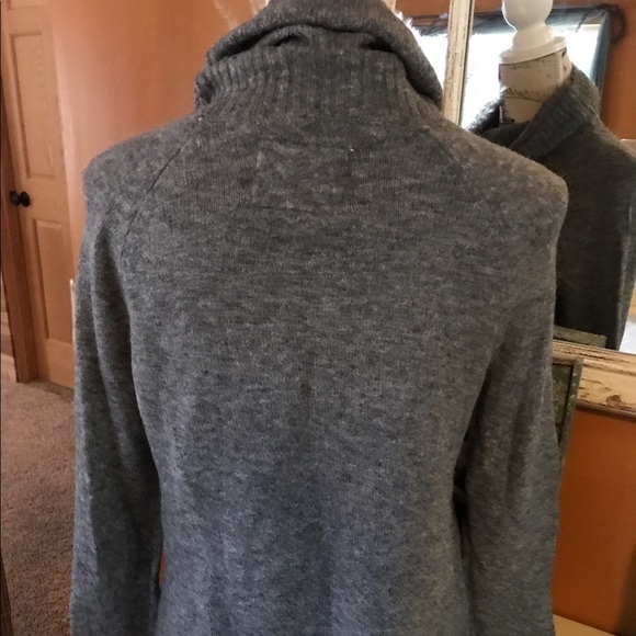 NWT Abercrombie & Fitch Asymmetric Turtle Neck XS - Picture 4 of 8